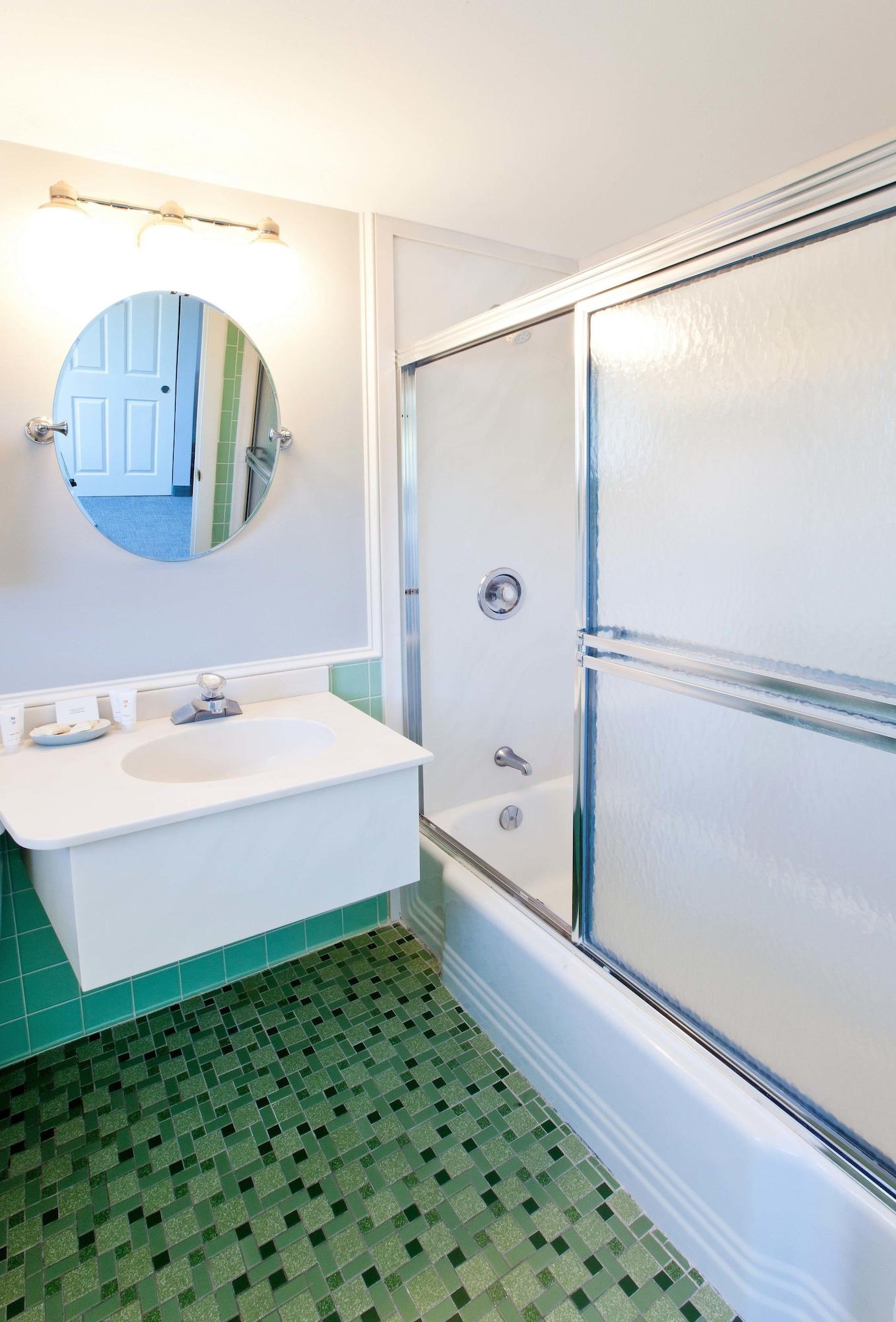 The Seaglass Inn & Spa Provincetown Exterior photo